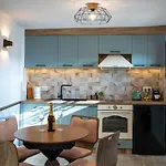 Bolyarski Izgrev - Panoramic View Old Town Apartment *