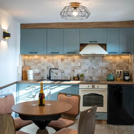 Bolyarski Izgrev - Panoramic View Old Town Apartment *