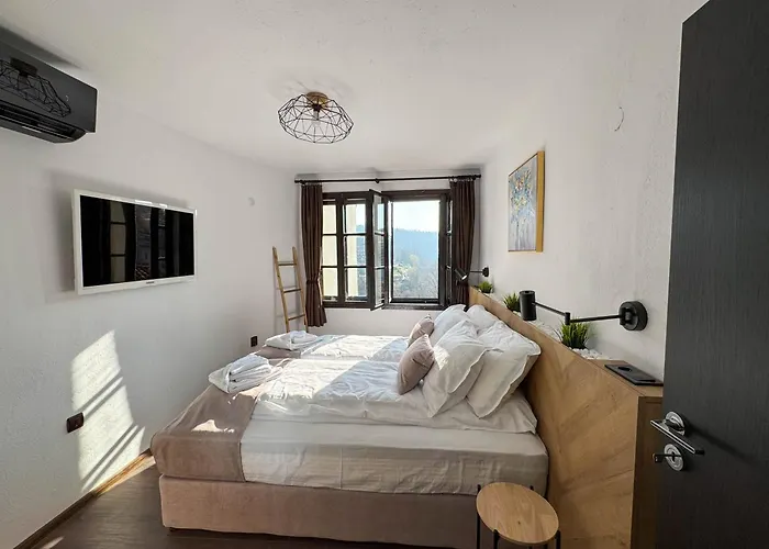 Bolyarski Izgrev - Panoramic View Old Town * Veliko Tarnovo