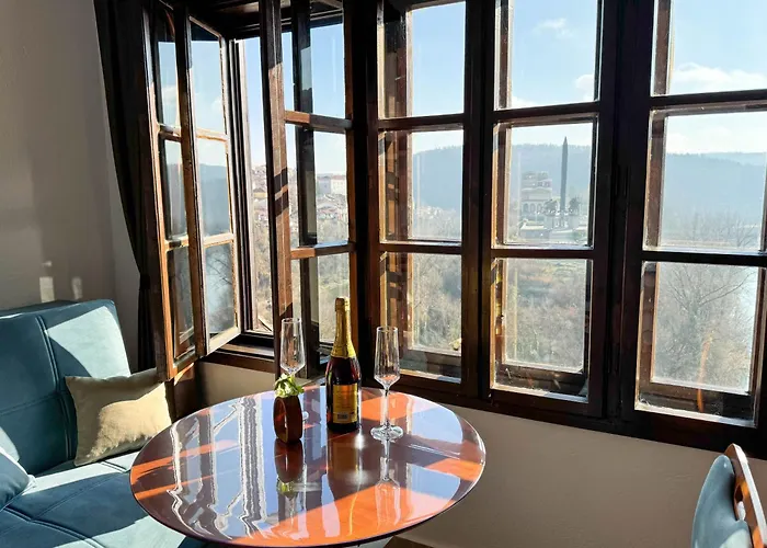 Bolyarski Izgrev - Panoramic View Old Town Apartment *